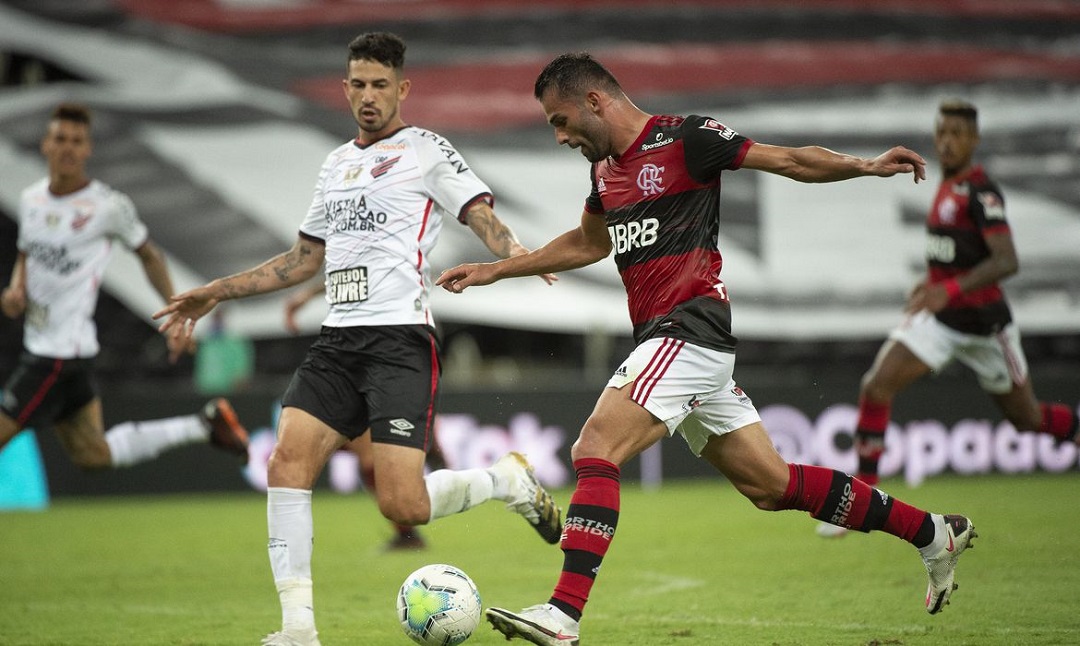 Brasileirão: de olho no título, Flamengo encara Athletico em Curitiba