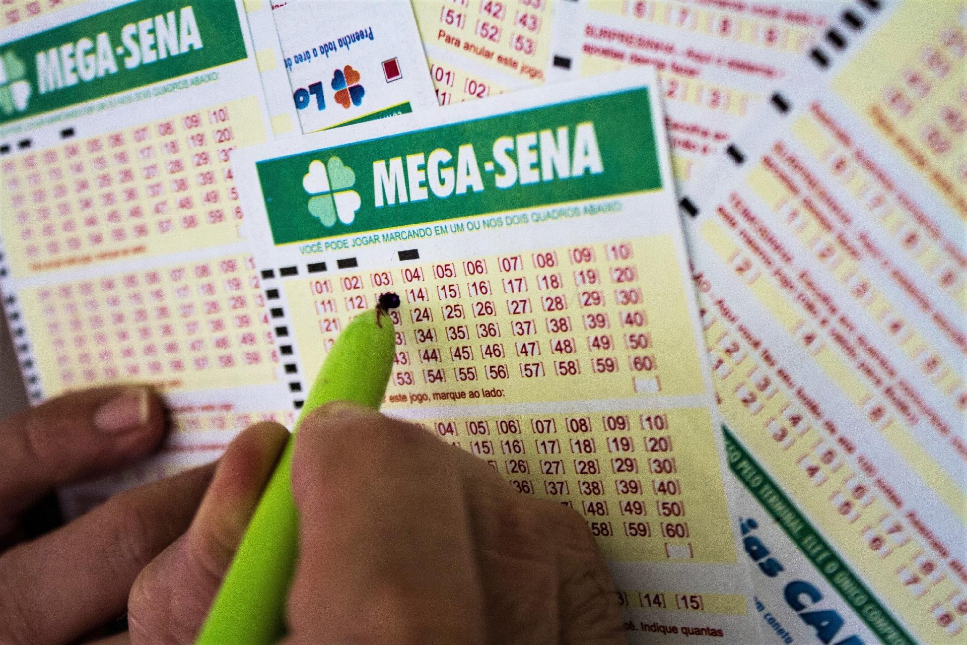 Mega-Sena pode pagar hoje R$ 11 milhões