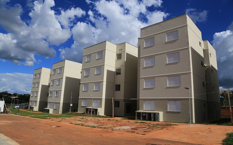 Agehab visita os sorteados com apartamentos em Aparecida