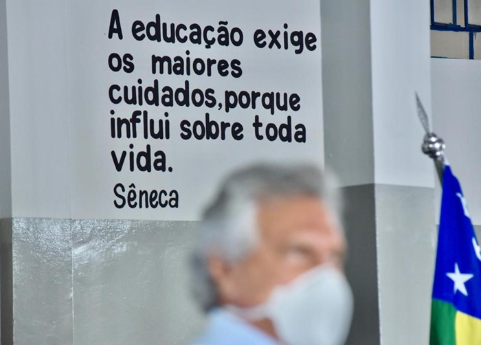 Anunciada imunização de professores até o fim de maio em Goiás
