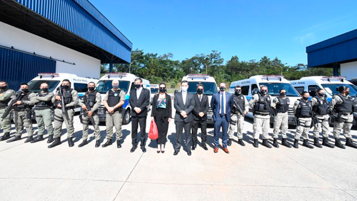 Governo Federal entrega novos veículos para o sistema prisional brasileiro