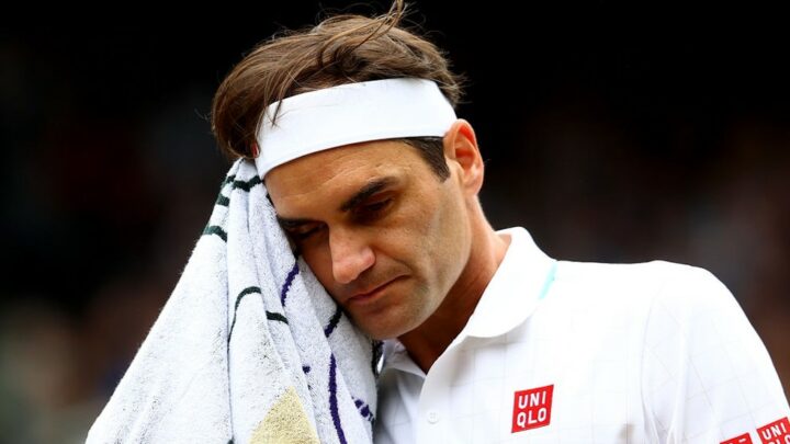 Federer é surpreendido por Hurkacz, leva pneu e cai em Wimbledon