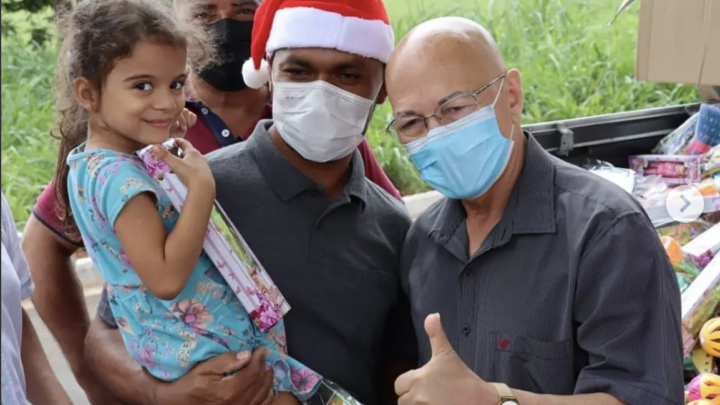 Professor, Deputado ou Papai Noel? Deputado Prof. Alcides proporciona Natal solidário no estado e em especial em Aparecida de Goiânia
