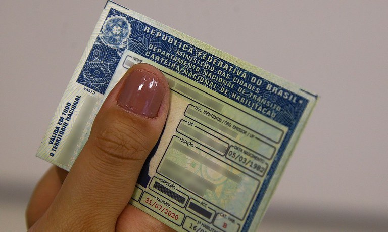 Contran retoma prazo de vencimento para processos de primeira habilitação