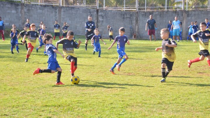 Abertas inscrições em escolinha de futebol para crianças e adolescentes￼