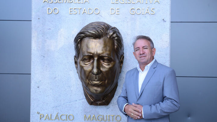 Vilmar Mariano enaltece homenagem da Alego a Maguito, ex-prefeito de Aparecida
