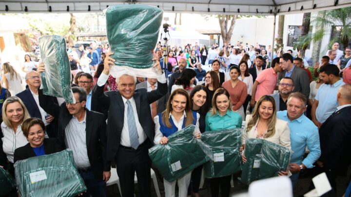 Aparecida recebe doação de cobertores da OVG