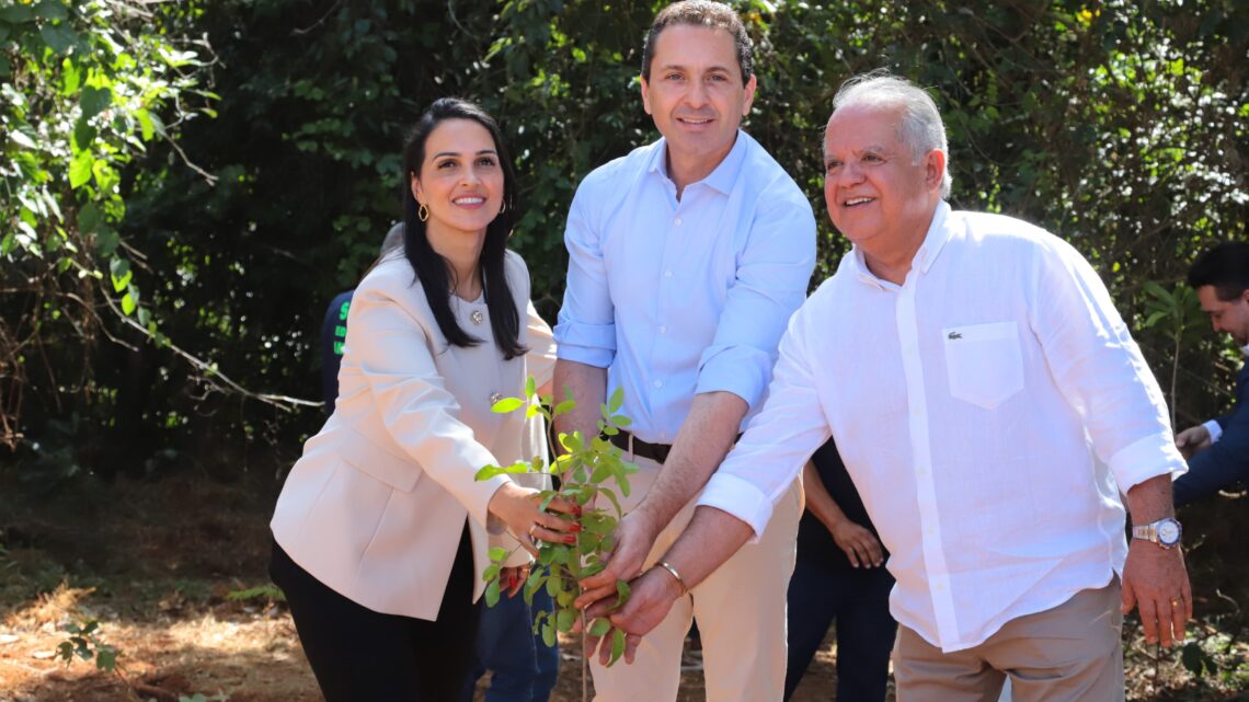 Prefeito Vilela participa da abertura da IV Semana do Meio Ambiente do grupo H. Egídio Prefeito Vilela participa da abertura da IV Semana do Meio Ambiente do grupo H. Egídio