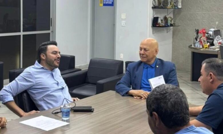 Professor Alcides intensifica presença no interior de Goiás com visitas a diversas cidades Professor Alcides intensifica presença no interior de Goiás com visitas a diversas cidades