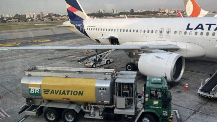 Petrobras inicia entregas do combustível sustentável de aviação 100% nacional