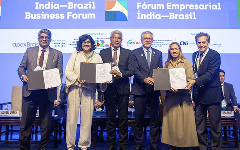 Saúde assina parcerias na Índia para medicamentos contra o câncer no SUS