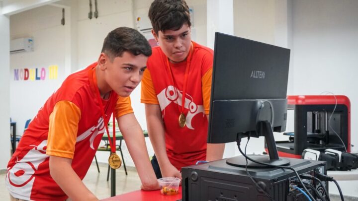 Curso gratuito de introdução à robótica abre mais de 900 em Goiás