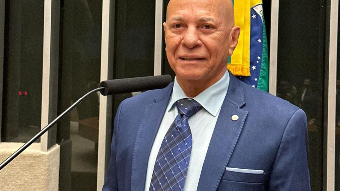 Deputado Federal Professor Alcides anuncia nova composição na equipe