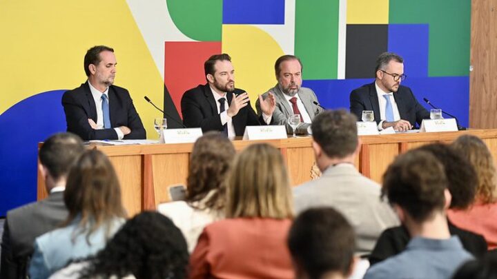 Governo do Brasil reforça subsídios ao diesel para frear alta de preço causada pela guerra