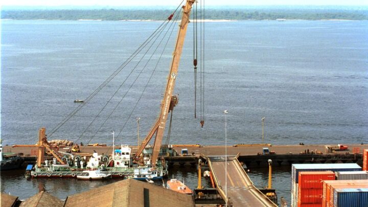 Hidrovias garantem transporte, abastecimento e acesso a serviços essenciais em comunidades isoladas do Brasil