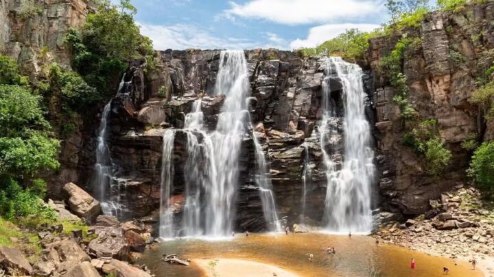 Cachoeira do Salto volta a correr após mais de 250 anos e reescreve parte da história de Corumbá de Goiás