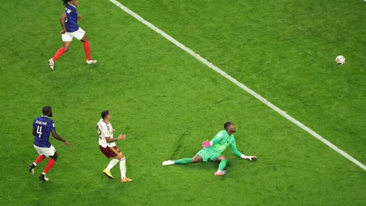 Espanha amplia domínio sobre a França e chega à terceira vitória seguida em semifinais