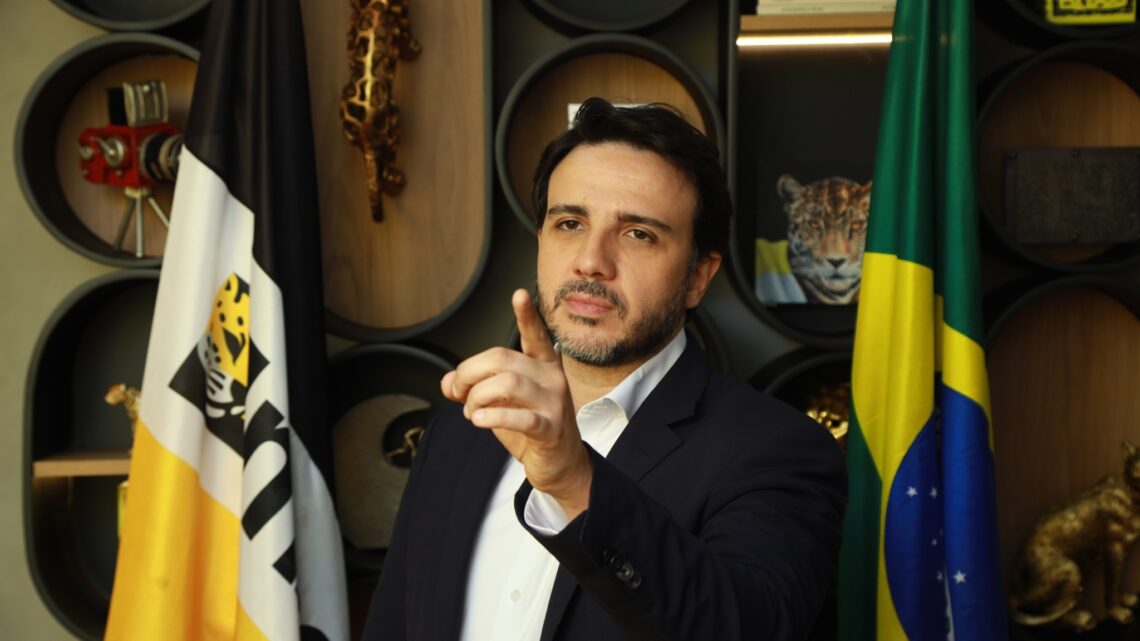 Entre Milei e Bukele? O que representa a aposta do Partido Missão em Renan Santos para 2026
