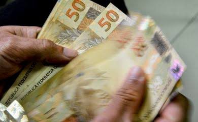 Abono salarial começa a ser pago para trabalhadores nascidos em novembro e dezembro