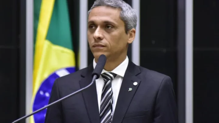 Gustavo Gayer declara patrimônio de R$ 908 mil para disputar o Senado por Goiás