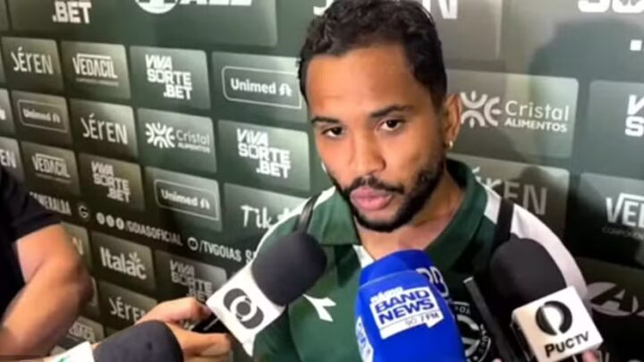 Lourenço cobra diretoria do Goiás por salários atrasados: “Está complicado”
