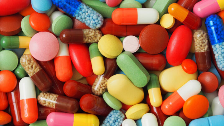 Anvisa proíbe suplementos alimentares após identificar substâncias irregulares e falhas na fabricação