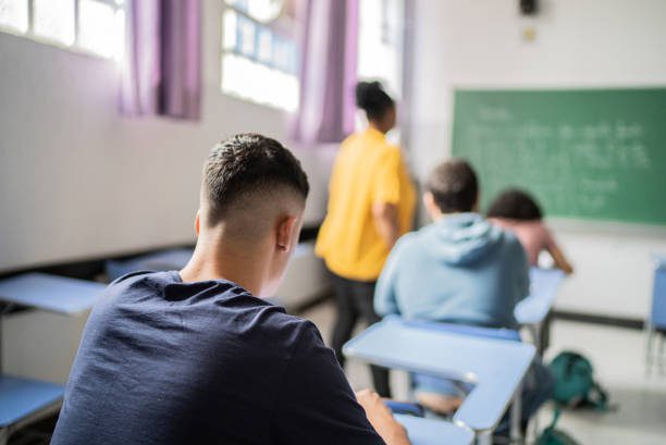 MEC lança painel que permite acompanhar dados do Ideb por escola e município