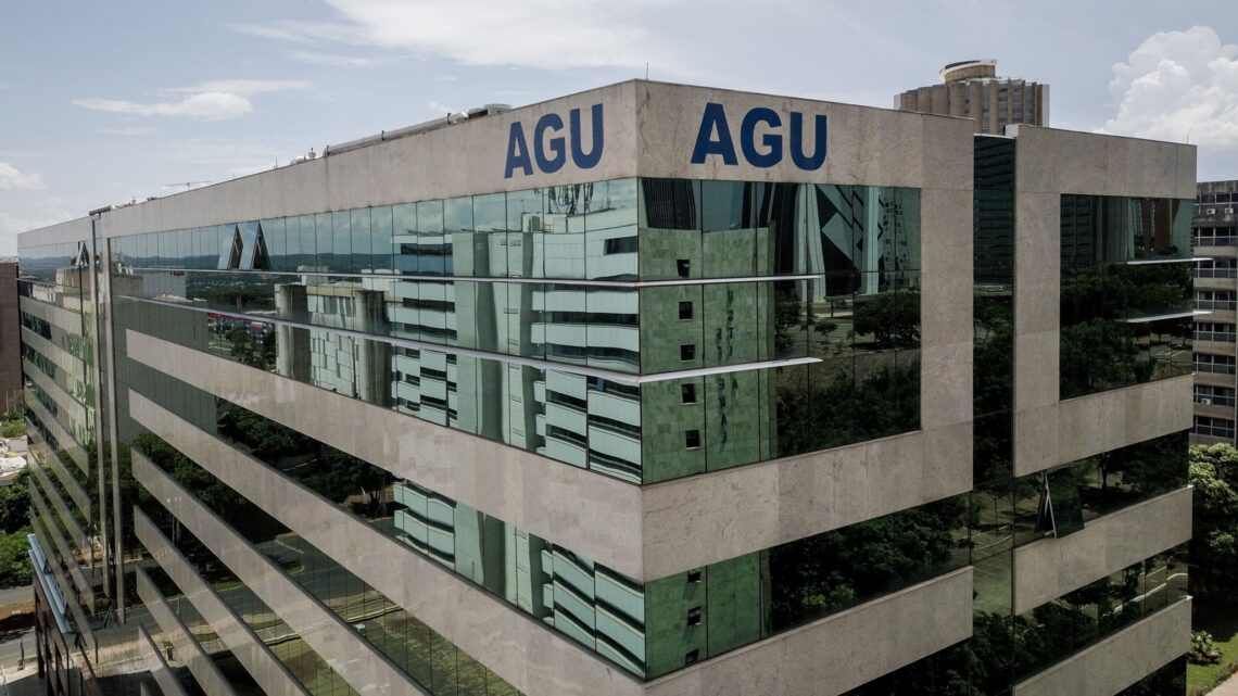 AGU derruba 18 grupos no Telegram que vendiam passaportes vacinais falsos