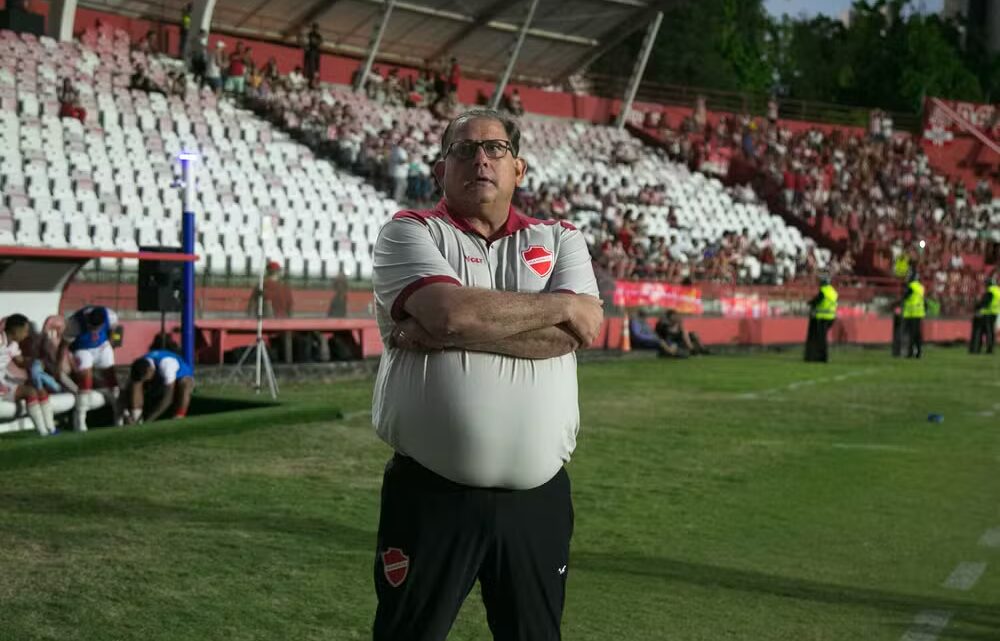 Guto Ferreira destaca confiança e apoio da torcida na busca do acesso do Vila Nova